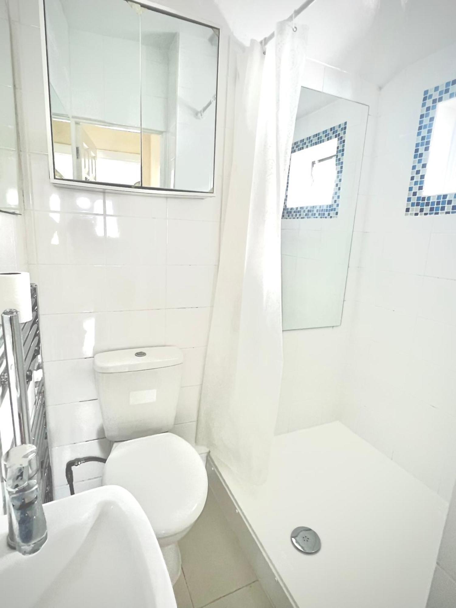 Apartamento Cosy Private Flat In London, Free Parking On Premise Carshalton Exterior foto