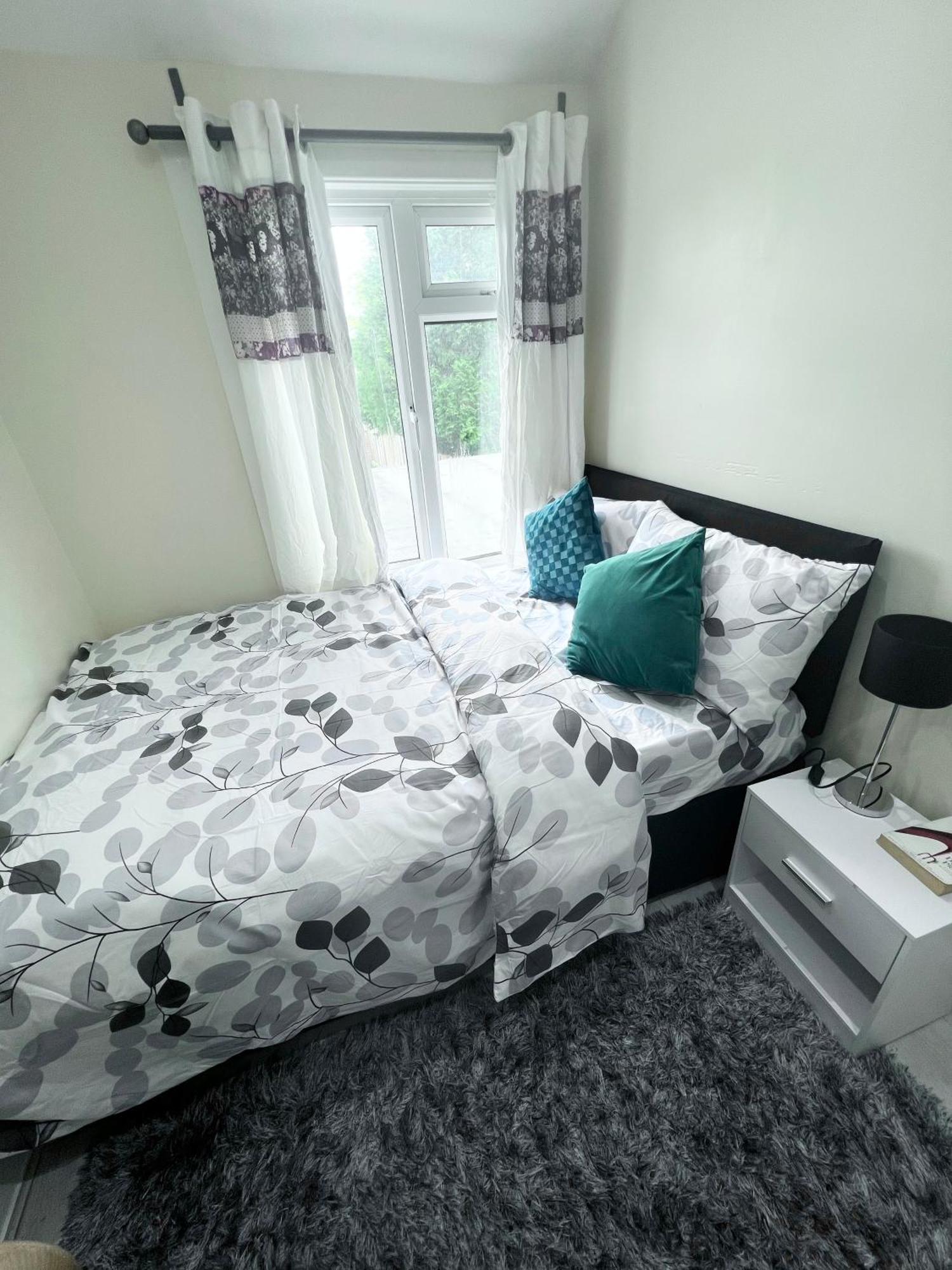 Apartamento Cosy Private Flat In London, Free Parking On Premise Carshalton Exterior foto